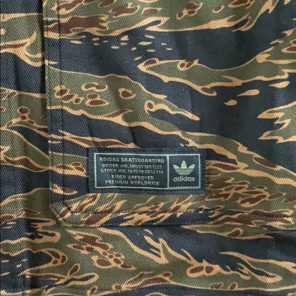 Adidas skateboarding skate jacket camo size medium - Picture 2 of 5
